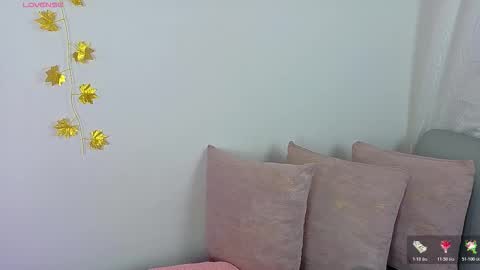 Snapshot of ambar_carterr chatting on 12.14.25 Ambar online show from 12.14.25