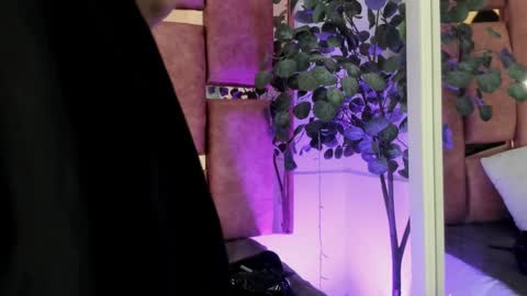   online show from 09.25.25