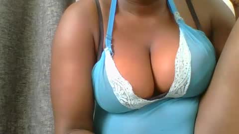 Snapshot of ambar_jasiri chatting on 12.19.24 Mia online show from 12.19.24