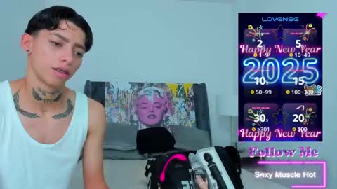 Snapshot of amber_adams_ chatting on 01.08.25 Amber online show from 01.08.25