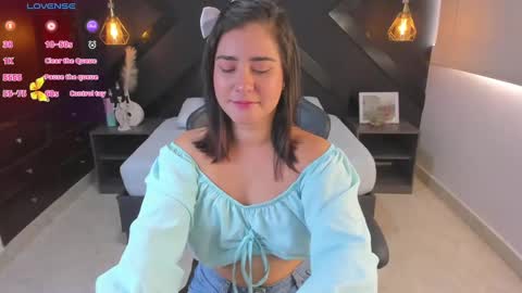 Snapshot of amber_blis chatting on 10.11.25 A M B E R online show from 10.11.25