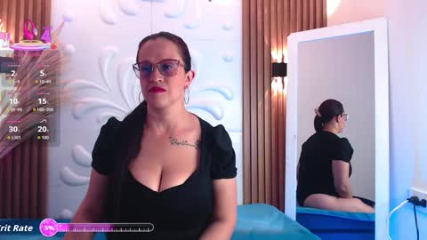 Snapshot of amber_bms chatting on 09.21.25 MIA online show from 09.21.25