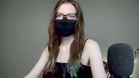 Amber non-nude model online show from 12.03.25