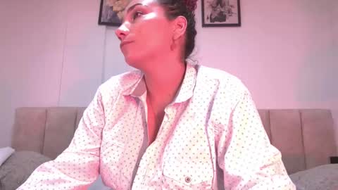 Snapshot of amber_demons chatting on 10.08.25 Amber Demons online show from 10.08.25