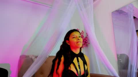 Snapshot of amber_edams chatting on 12.14.25 Amber online show from 12.14.25