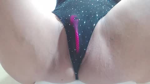 Snapshot of amber_moore chatting on 11.25.25 Amber Moore online show from 11.25.25