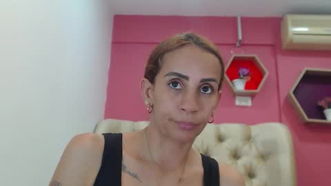 Snapshot of amber_moore chatting on 11.27.25 Amber Moore online show from 11.27.25