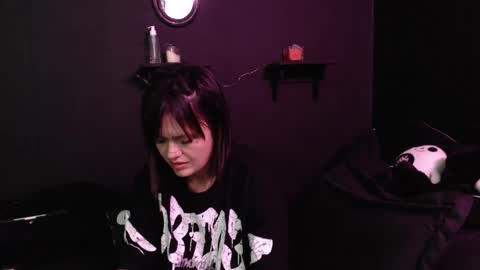 Snapshot of amber_rouss chatting on 12.19.25 ROUSS online show from 12.19.25