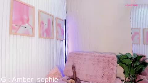 Snapshot of amber_sophie chatting on 08.08.26 Schedule 200pm to 900pm Col online show from 08.08.26