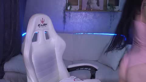 Snapshot of amberdismond chatting on 11.11.25 Anna online show from 11.11.25