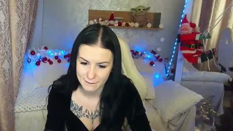 Snapshot of amberdismond chatting on 12.15.25 Anna online show from 12.15.25