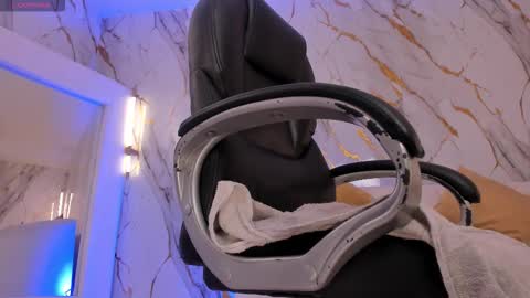 Amber  online show from 12.21.25