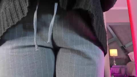 Snapshot of amberinihoffman chatting on 03.08.25 Amber online show from 03.08.25