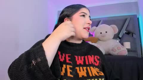 Snapshot of amberinihoffman chatting on 11.11.25 Amber online show from 11.11.25