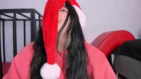 Snapshot of amberinihoffman chatting on 12.03.25 Amber online show from 12.03.25