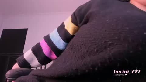 Snapshot of amberinihoffman chatting on 07.22.26 Amber online show from 07.22.26