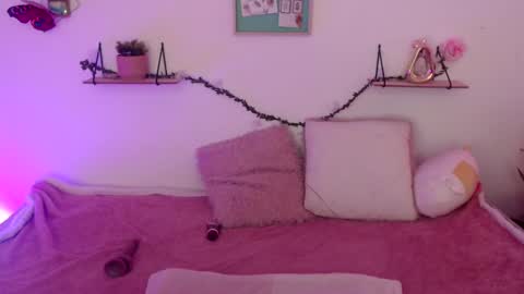 Snapshot of amberjeong chatting on 12.23.24 Amber Jeong online show from 12.23.24