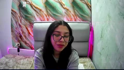 Snapshot of amberjeong chatting on 01.29.25 Amber Jeong online show from 01.29.25