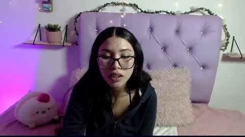 Snapshot of amberjeong chatting on 02.04.25 Amber Jeong online show from 02.04.25