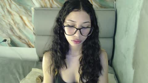 Snapshot of amberjeong chatting on 09.25.25 Amber Jeong online show from 09.25.25