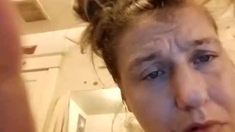 Snapshot of amberjohnson1387 chatting on 12.18.25 amberjohnson1387 online show from 12.18.25