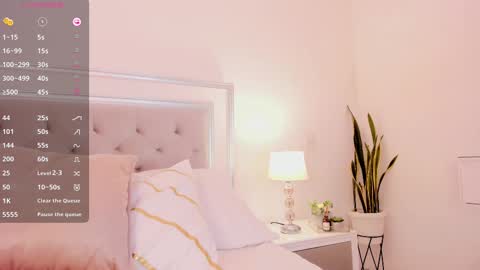 Snapshot of amberlowell chatting on 03.11.25 Amber online show from 03.11.25