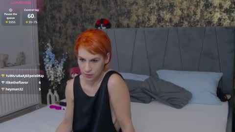 Snapshot of amberminxy chatting on 11.19.25 AmberMinxy online show from 11.19.25