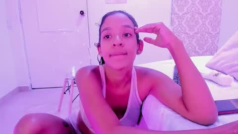 Snapshot of amberr_sweet_ chatting on 11.17.25 Amberr Sweet online show from 11.17.25
