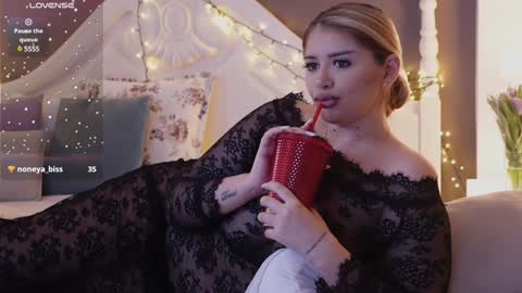 Amberseyes online show from 01.17.25