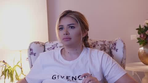 Amberseyes online show from 01.22.25