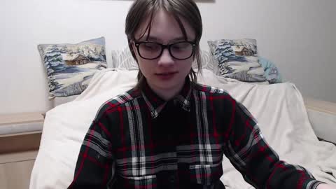 Snapshot of ambersimard chatting on 12.15.24 Amber online show from 12.15.24