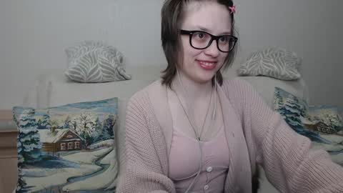 Snapshot of ambersimard chatting on 12.20.24 Amber online show from 12.20.24