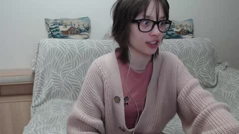 Snapshot of ambersimard chatting on 12.27.24 Amber online show from 12.27.24