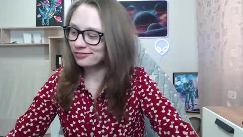 Snapshot of ambersimard chatting on 04.11.26 Amber online show from 04.11.26