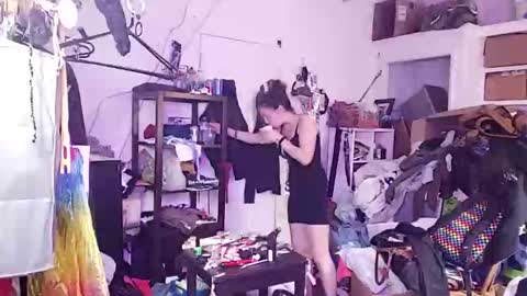 Snapshot of ambionce chatting on 12.18.25 ambionce online show from 12.18.25