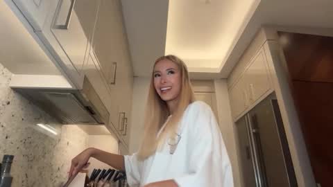 Snapshot of ambrefleur chatting on 03.06.26 Ambre online show from 03.06.26