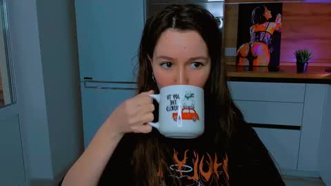 Snapshot of ameli_moon chatting on 03.04.25 Eileen online show from 03.04.25