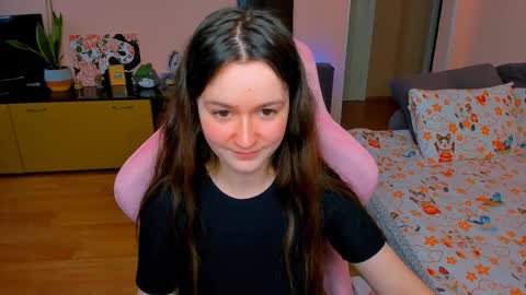 Snapshot of ameli_moon chatting on 10.08.25 Eileen online show from 10.08.25