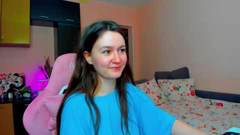 Snapshot of ameli_moon chatting on 12.18.25 Eileen online show from 12.18.25