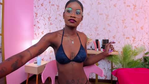 Amelia Adams online show from 03.10.25