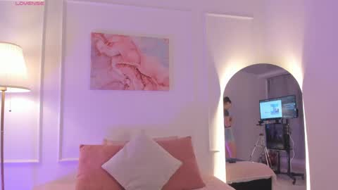  Amelia  online show from 05.26.26