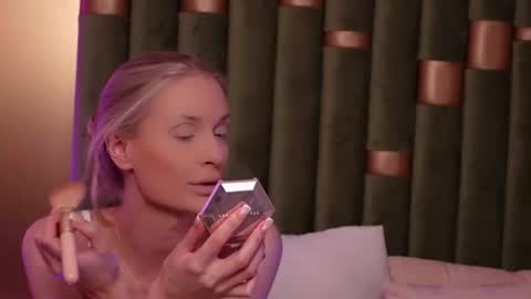 Amelia online show from 06.12.26