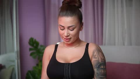  Amelia  online show from 04.22.26