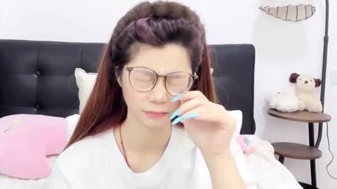 Snapshot of ameliabess chatting on 07.26.26 bess online show from 07.26.26