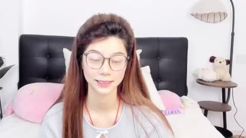 Snapshot of ameliabess chatting on 07.28.26 bess online show from 07.28.26