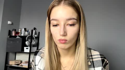 Snapshot of ameliaduraku chatting on 10.15.25 Catherine online show from 10.15.25