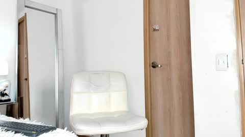 Snapshot of ameliajones_1 chatting on 12.04.24 Ameliajones online show from 12.04.24