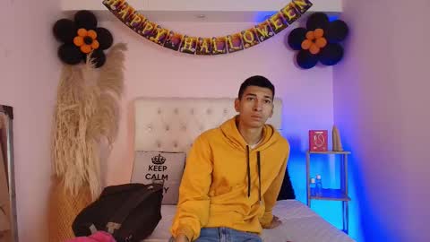 Snapshot of amelialoveace chatting on 10.27.25 amelialoveace online show from 10.27.25