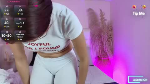 Snapshot of amelialoveace chatting on 12.04.25 amelialoveace online show from 12.04.25