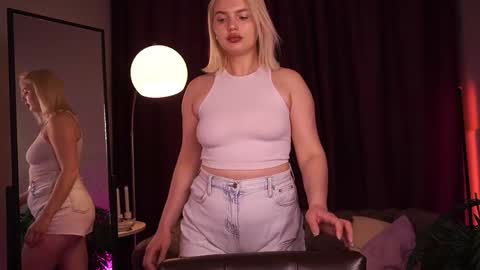  Amelia  online show from 04.30.26